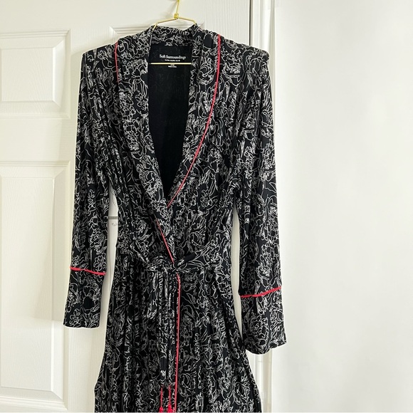 Soft Surroundings Robe Midnight Pink Peony Pink Tassel Size Small Side Pockets - Picture 4 of 11